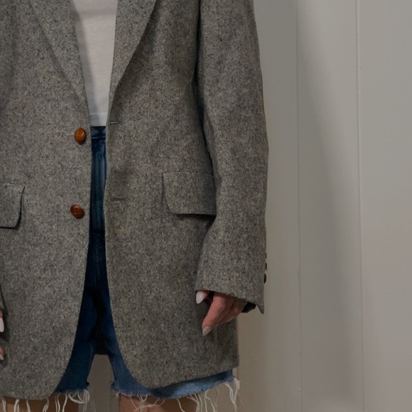 Vintage Tweed Classic Suit Jacket Blazer | Gray Texture Leather Elbow Caps - Picture 4 of 9
